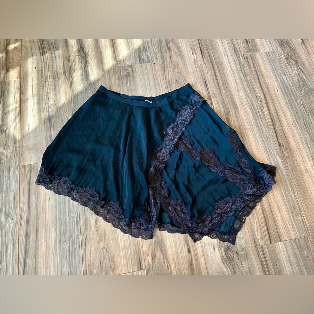 Free People NWOT Asymmetrical Lace Skirt BoHo Goth Indie Twee Alt Ballet Chic
